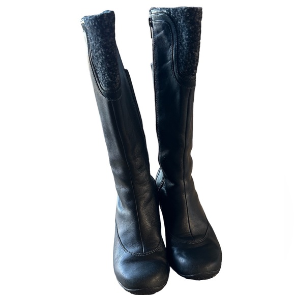 Merrell Larkspur Black Leather Wedge Vibram Sole Wool Trim Boots - Size 7 - Picture 2 of 7